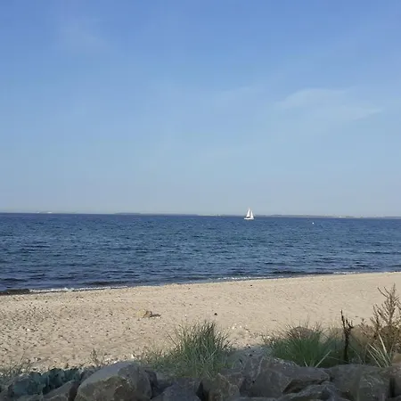 Cozy Tiny Room, Mini Kitchen And Bathroom לינה וארוחת בוקר 3*