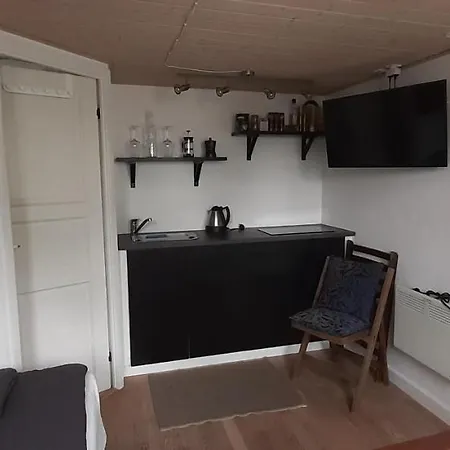 Cozy Tiny Room, Mini Kitchen And Bathroom ベッド・アンド・ブレックファスト 3*