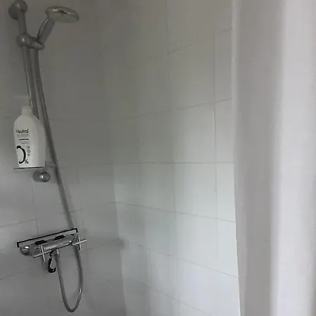 Cozy Tiny Room, Mini Kitchen And Bathroom 3* אוטרופ