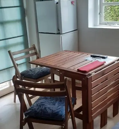 Cozy Tiny Room, Mini Kitchen And Bathroom Bed & Breakfast *