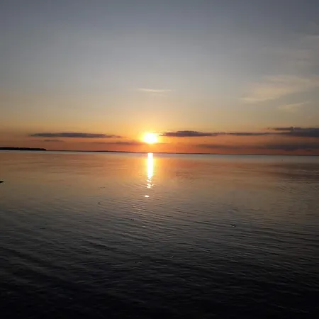 Cozy Tiny Room, Mini Kitchen And Bathroom לינה וארוחת בוקר 3*